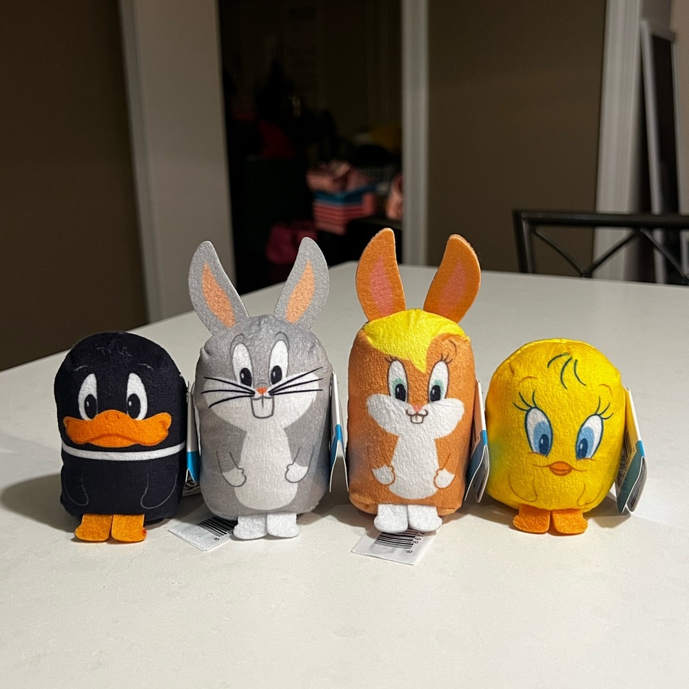 Warner Bros. Looney Tunes Plush Toy Collection - Black, Gray, Brown, Yellow